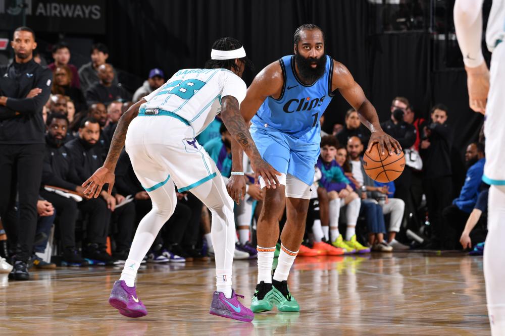 凭借稳健的 凭借稳健的